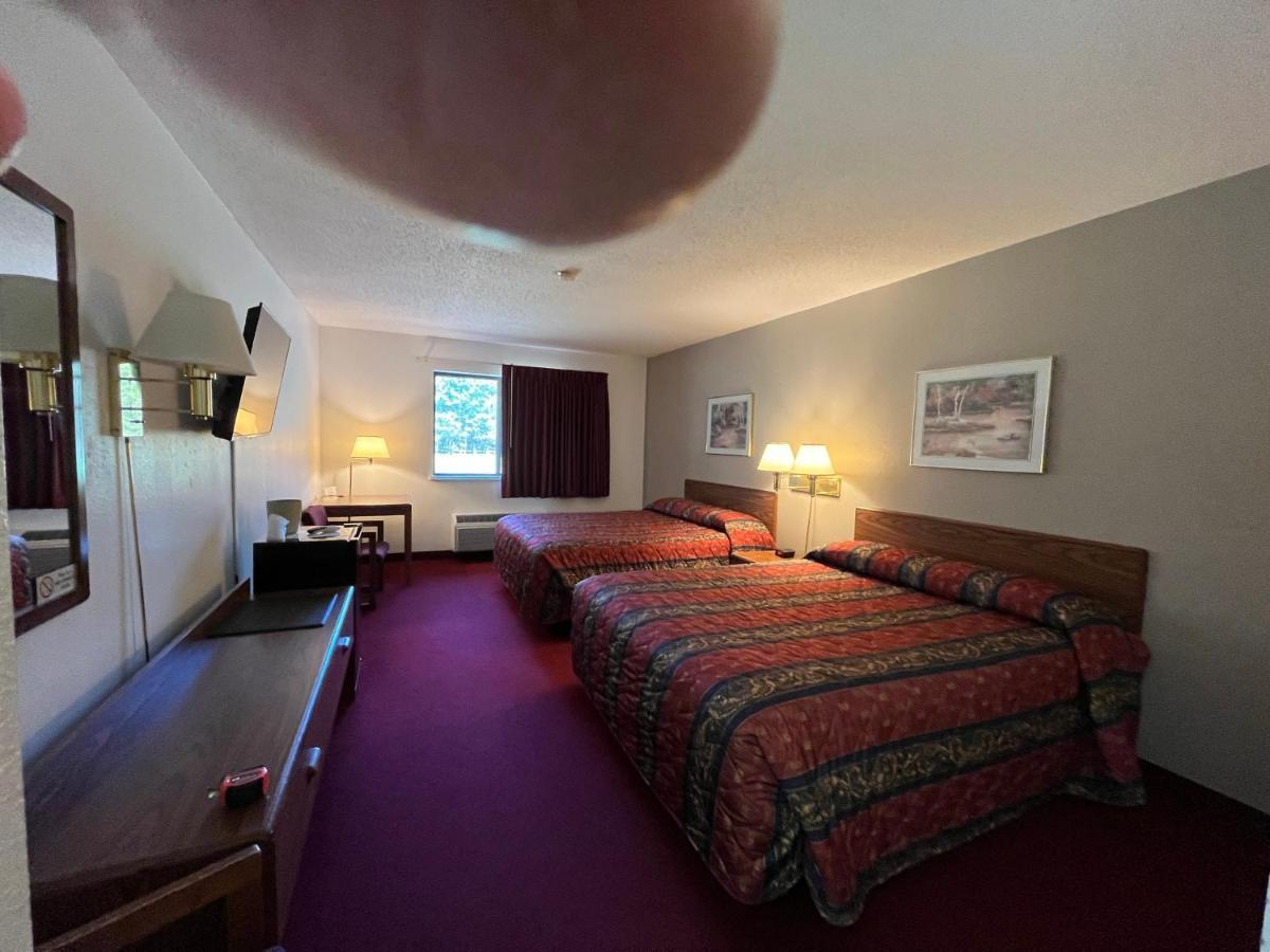 Boulder Bear Motor Lodge Boulder Junction Екстер'єр фото