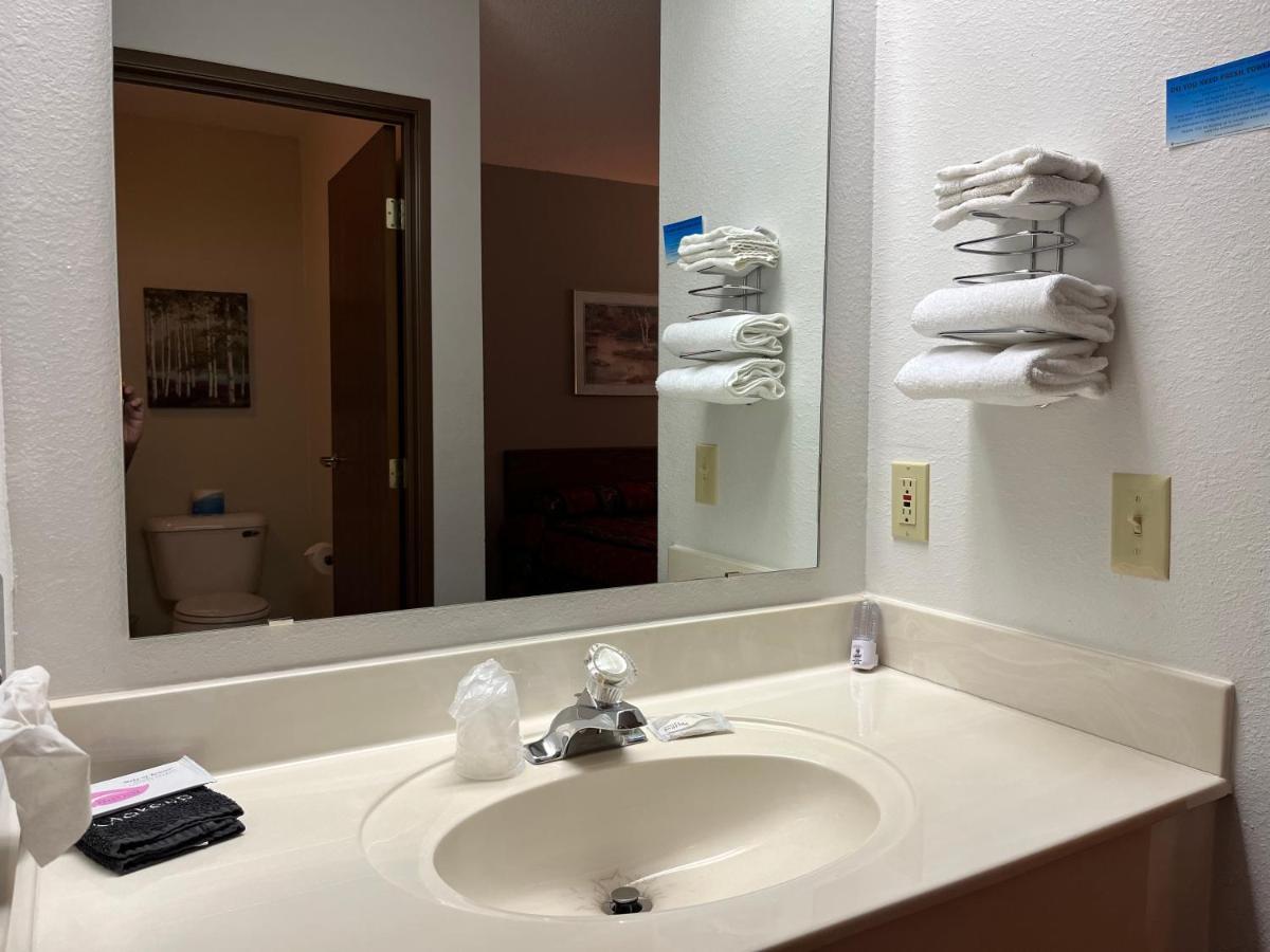 Boulder Bear Motor Lodge Boulder Junction Екстер'єр фото