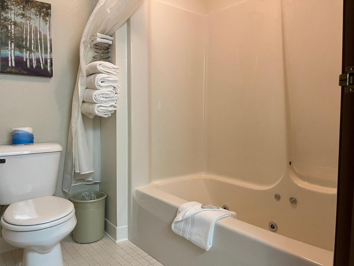 Boulder Bear Motor Lodge Boulder Junction Екстер'єр фото