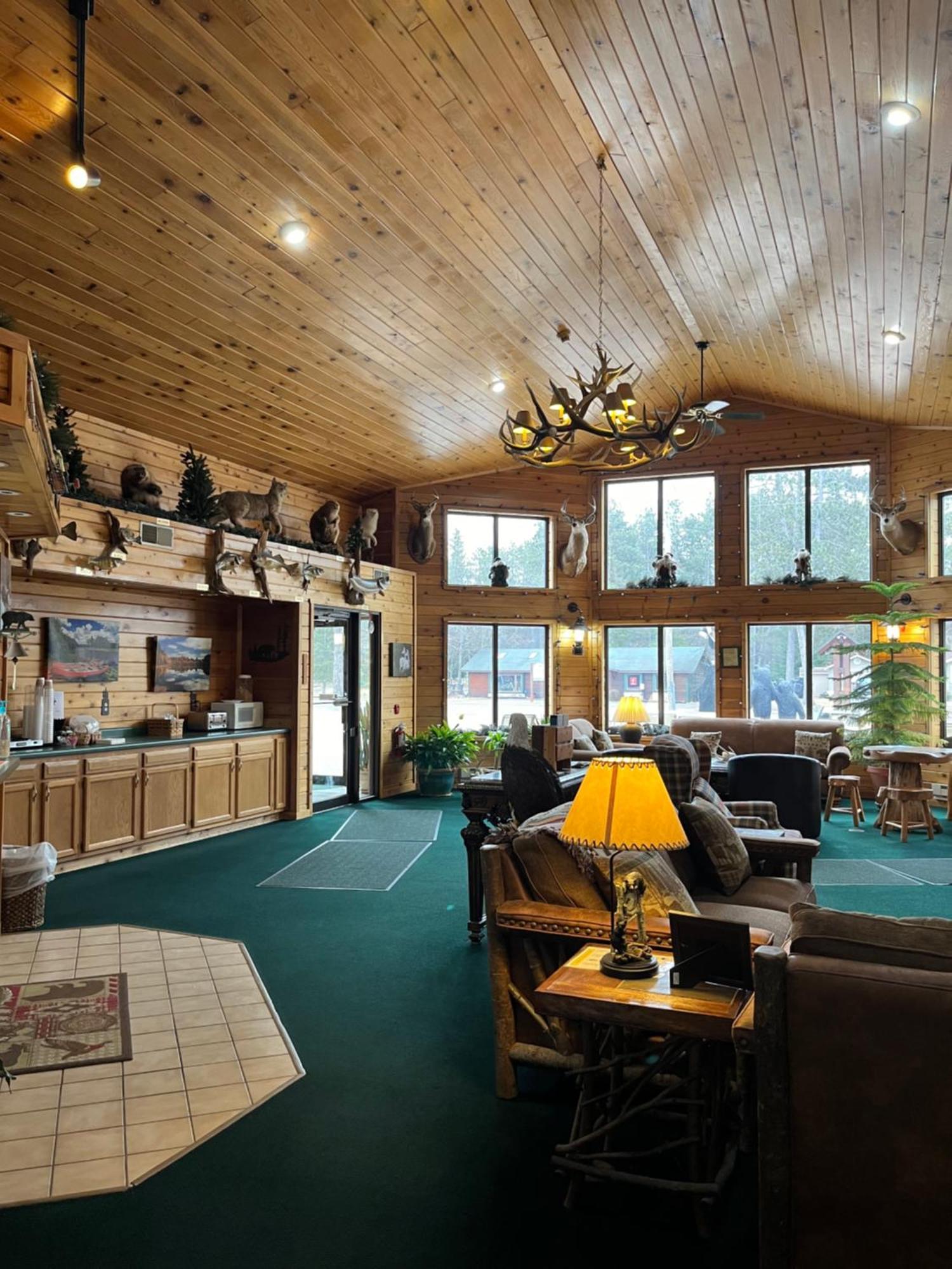 Boulder Bear Motor Lodge Boulder Junction Екстер'єр фото